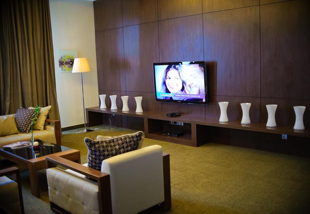 Voyage Hotel Karagandy Exteriér fotografie