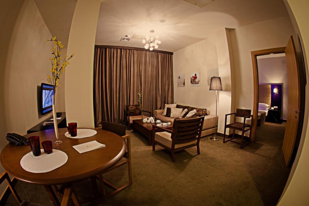 Voyage Hotel Karagandy Pokoj fotografie